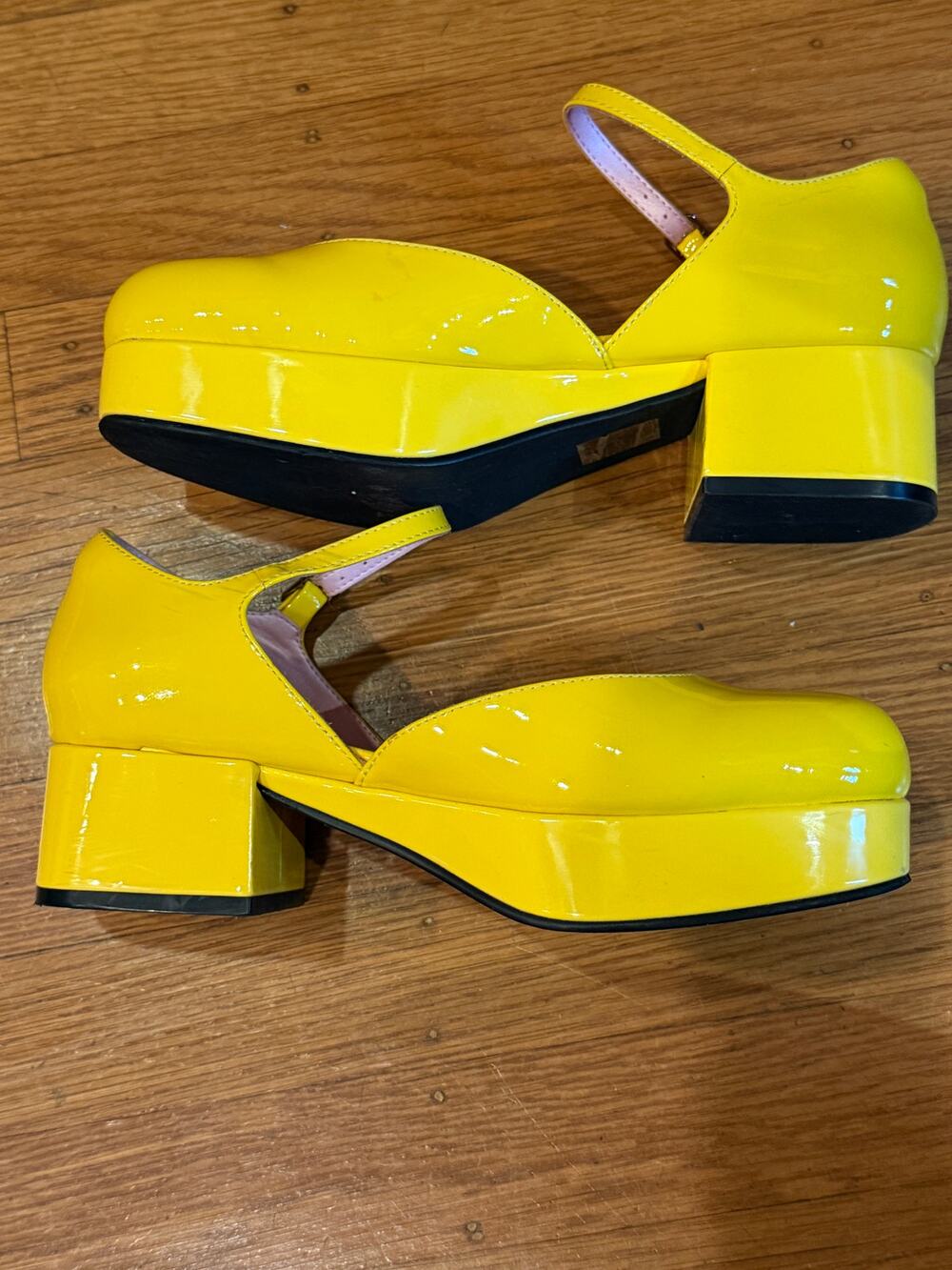 Jeffrey Campbell Top-Class Yellow Patent Platform Mary Janes Size 6 Retro Chic
